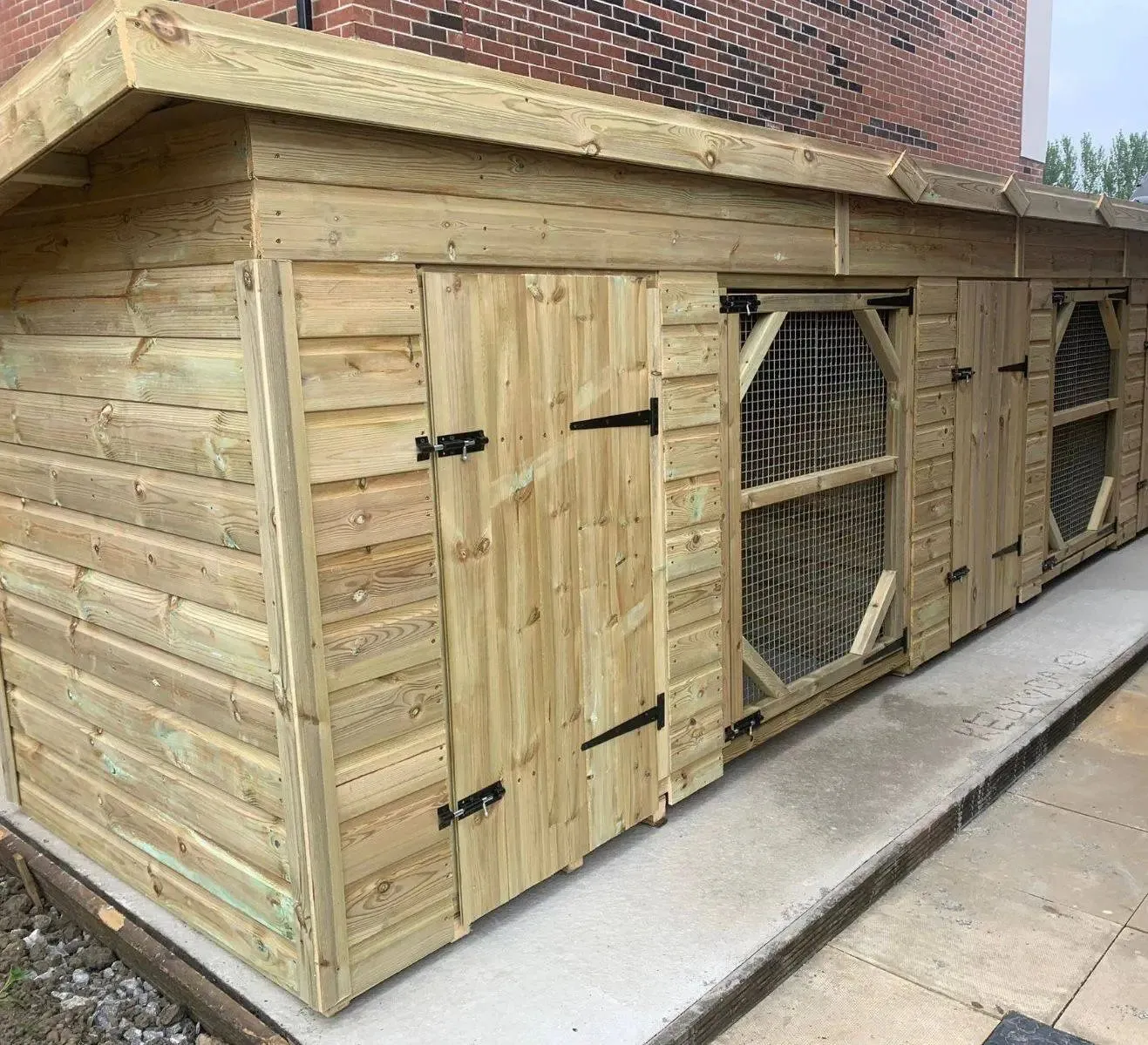 Benchmark Dog Kennel with Pent Roof - Duo 15 x 4ft, Classic Wood Range