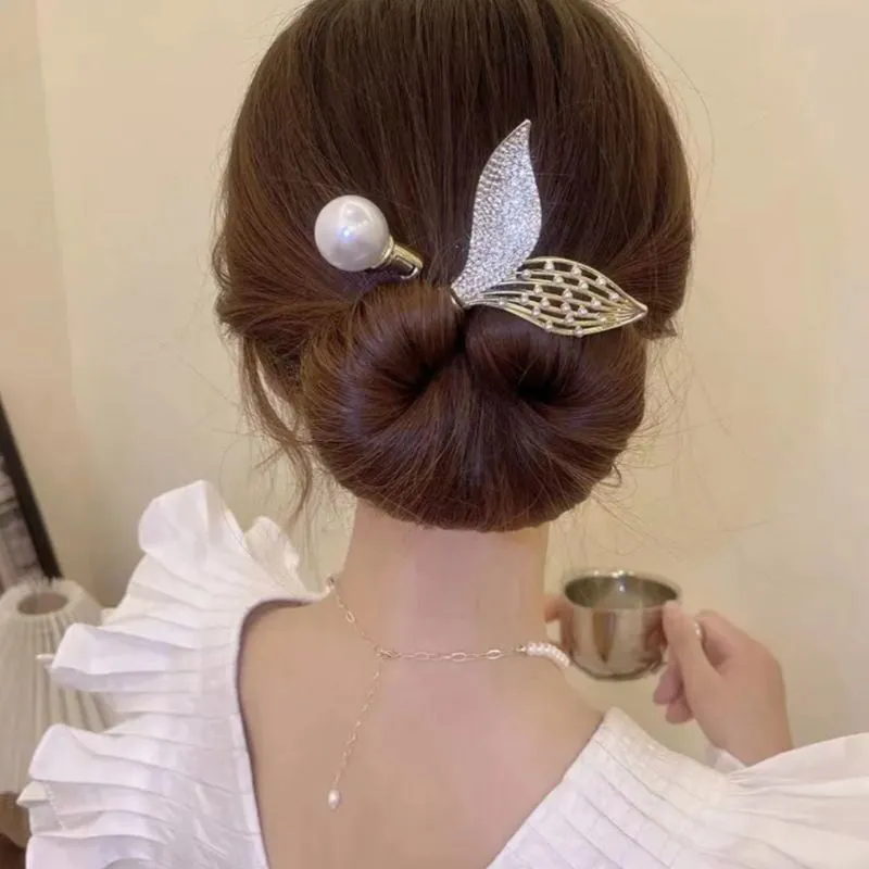 Elegant and easy bun styler