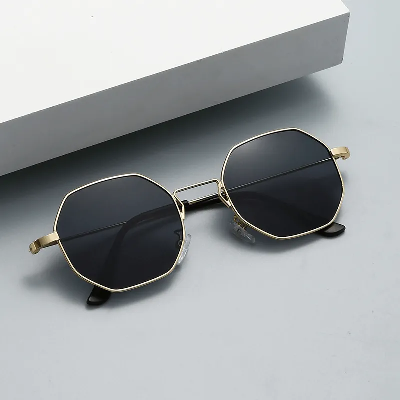 Octagonal Metal Frame Sunglasses - Golden Black