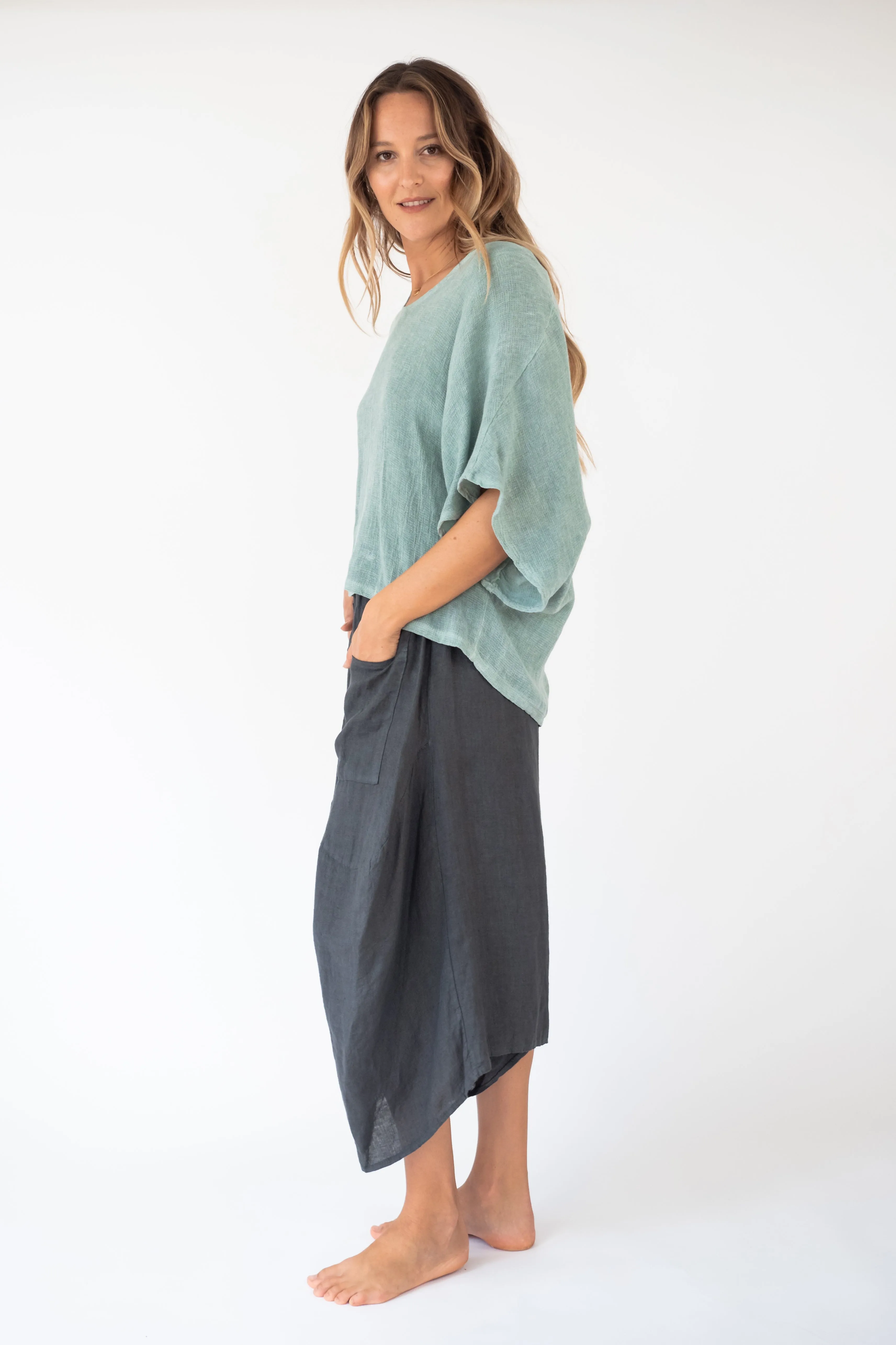 the LUNA short sleeves Linen Top