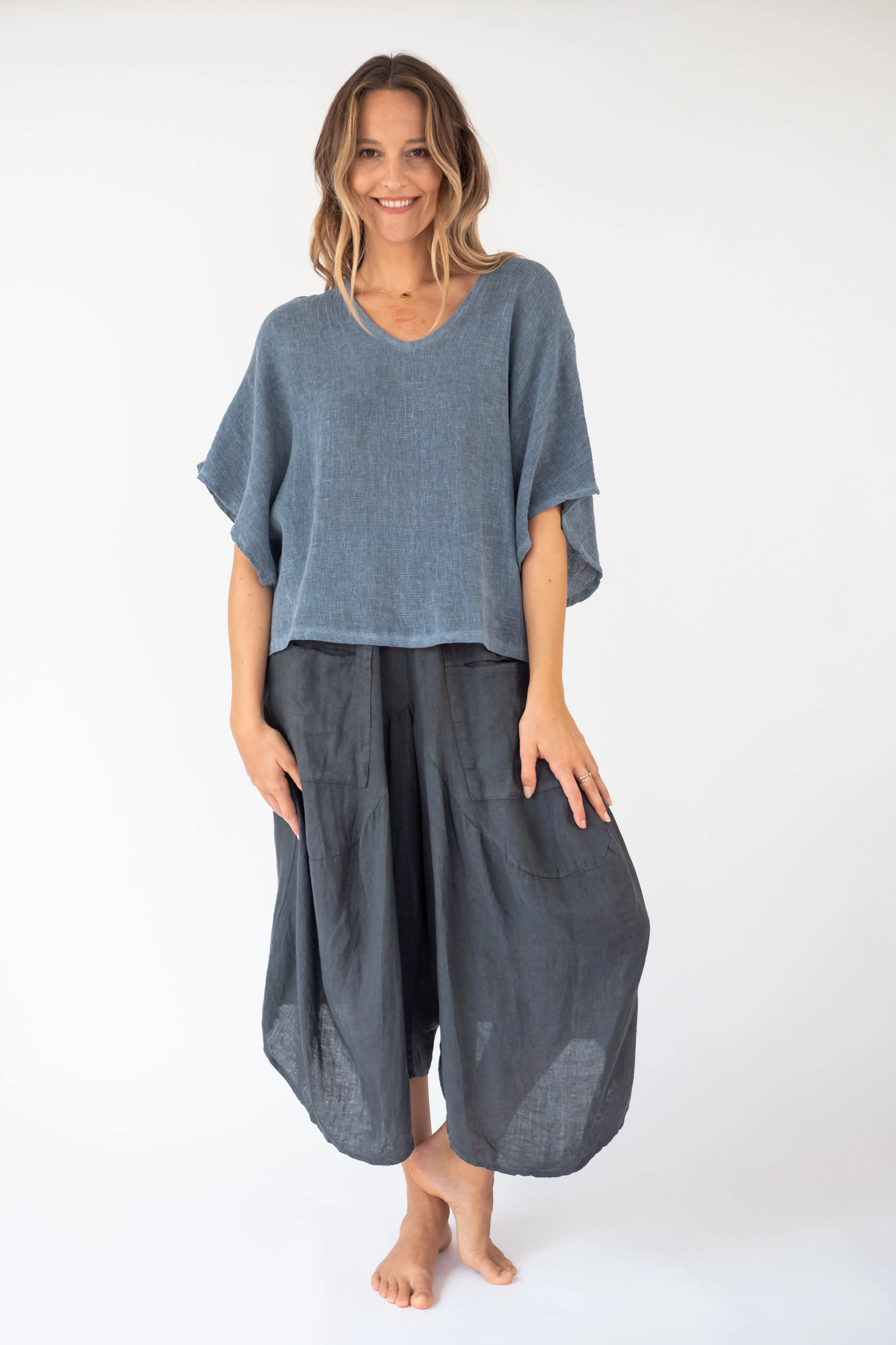 the LUNA short sleeves Linen Top